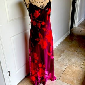 Natori Medium Nat Nightgown